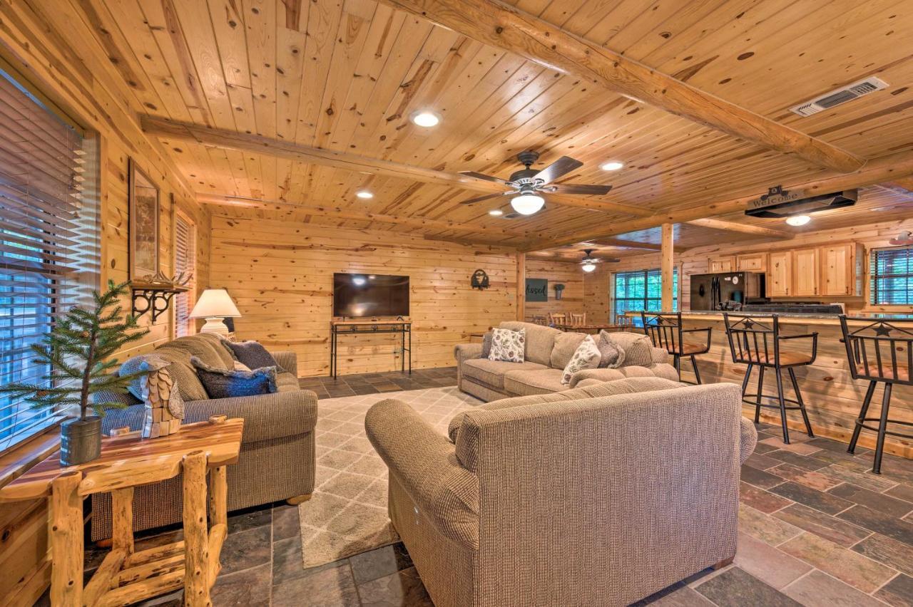 Broken Bow Retreat On 2 Acres With Hot Tub And Deck! Villa ภายนอก รูปภาพ